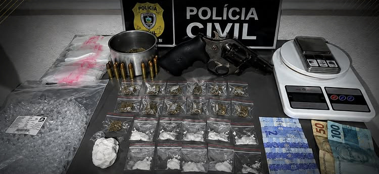 Polícia Civil prende homem por tráfico de drogas e apreende arma de fogo em Pocinhos